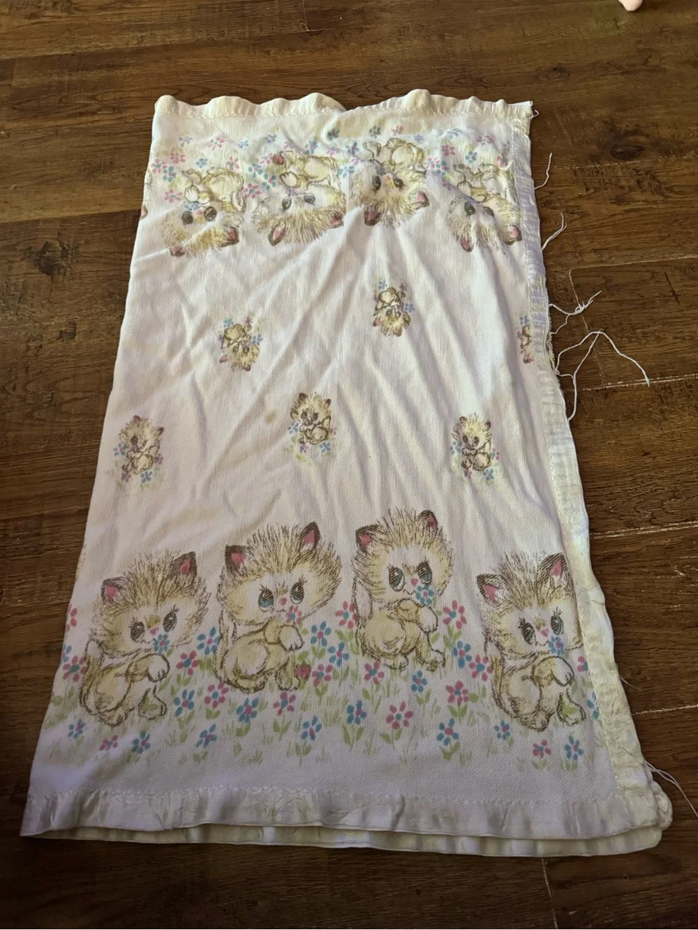 Vintage 1960-1970 kitty baby blanket